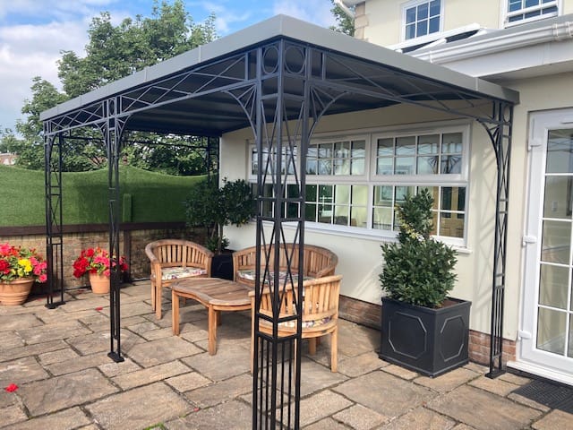 Cambridge Design Wrought Iron Veranda Cambridge Design Wrought Iron Veranda