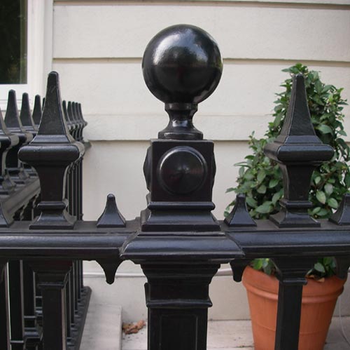 finials
